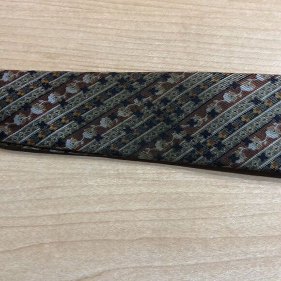 Yves Saint Laurent 💯% Silk Tie - Picture 4 of 5